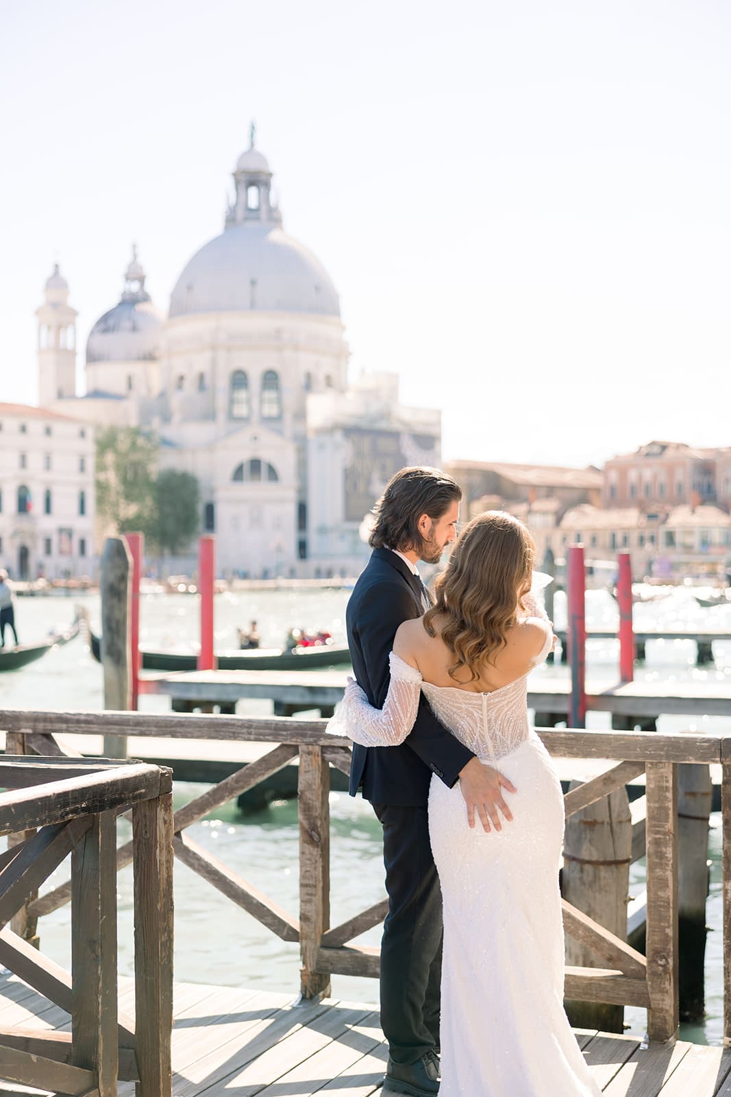 Couple Romantic wedding shoot in Italy wedding venue